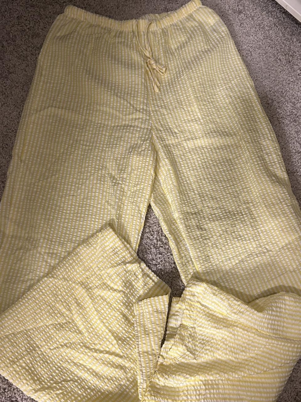 Yellow Crinkle Seersucker Striped 2pc Set Tie Front Top Wide Leg Pants M